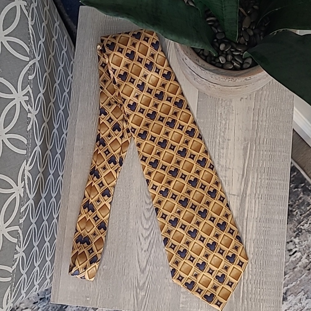 Disney Mickey Mouse 100% Silk Tie